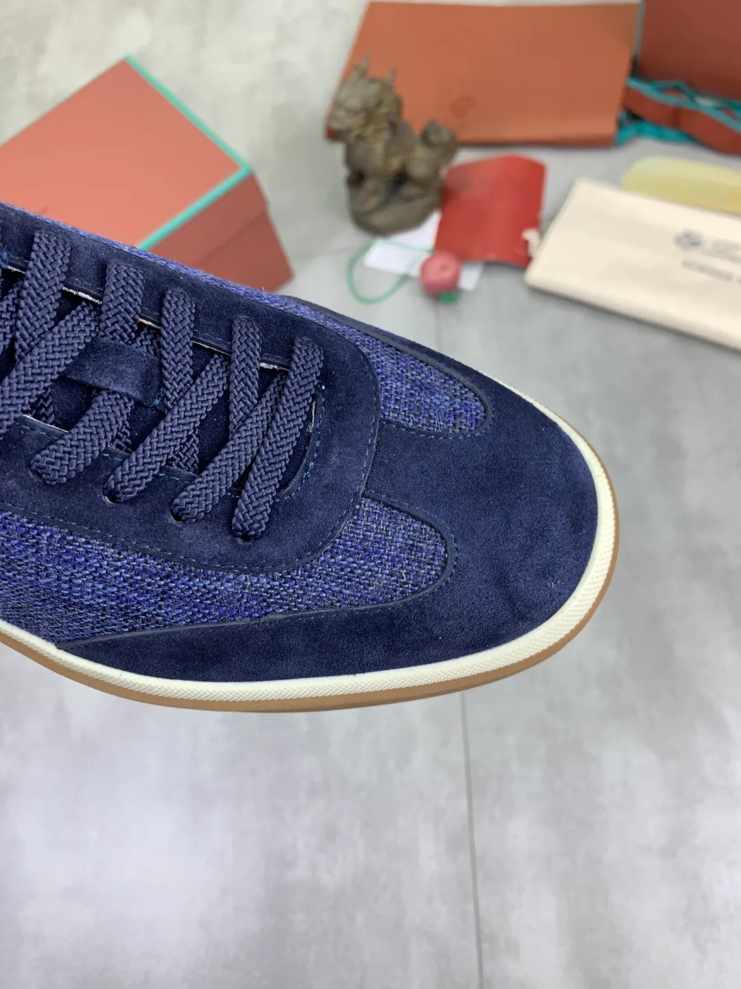 Men's Men's Shoes 💰P560 New Style 💰 The latest casual shoes Loro Piana 💯 Top grade 💯 Buy the original copy 💯 Founded the existing Loro Piana company on April 24, 1924. It is now the sixth generation of family business, providing the best quality products to customers who are discerning about taste and quality. Imported original fly woven fabrics with cowhide fabrics, plain calfskin lining, hand-stitched threads with cowhide feet, original packaging, high-end outsole, size: 38-45 (custom-made for 46), 7️⃣ colors available